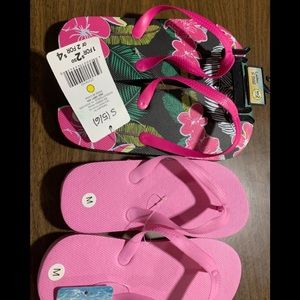NWT 2 pairs girls flip flop sandals size 5